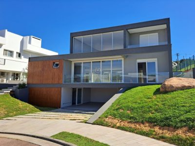 Casa em Condomínio à venda com 3 dormitórios, 299m² e 4 vagas no bairro Alphaville, Zona Sul de Porto Alegre