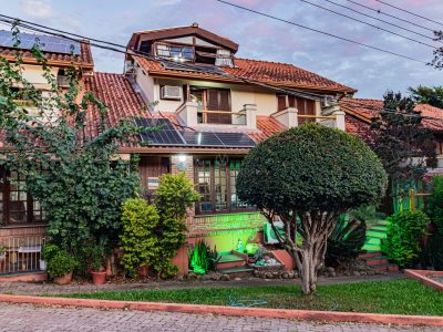 Casa em Condomínio à venda com 3 dormitórios, 115m² e 1 vaga no bairro Cavalhada, Zona Sul de Porto Alegre