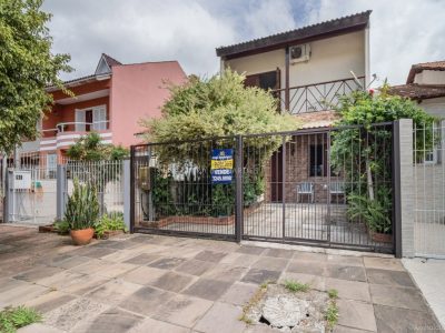 Casa à venda com 3 dormitórios, 80m² e 1 vaga no bairro Hípica, Zona Sul de Porto Alegre