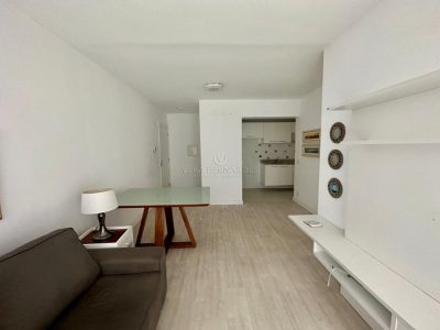 Apartamento à venda com 2 dormitórios, 57m² e 1 vaga no bairro Vila Nova, Zona Sul de Porto Alegre