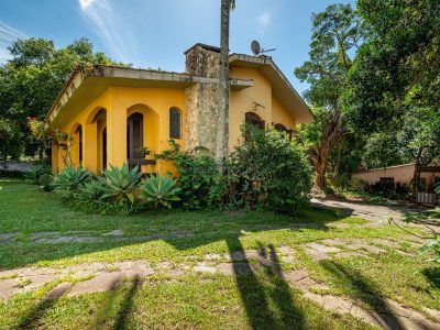 Casa em Condomínio à venda com 2 dormitórios, 164m² e 2 vagas no bairro Cavalhada, Zona Sul de Porto Alegre