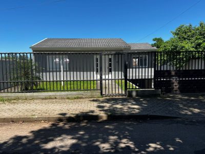 Casa à venda com 3 dormitórios, 170m² e 3 vagas no bairro Aberta dos Morros, Zona Sul de Porto Alegre