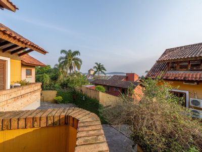 Casa em Condomínio à venda com 3 dormitórios, 160m² e 2 vagas no bairro Jardim Isabel, Zona Sul de Porto Alegre