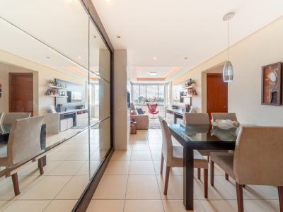 Apartamento à venda com 2 dormitórios, 66m² e 1 vaga no bairro Cristal, Zona Sul de Porto Alegre