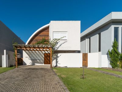 Casa em Condomínio à venda com 4 dormitórios, 330m² e 4 vagas no bairro Terra Ville, Zona Sul de Porto Alegre