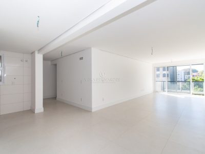 Apartamento à venda com 3 dormitórios, 134m² e 2 vagas no bairro Tristeza, Zona Sul de Porto Alegre