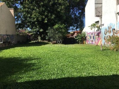 Terreno à venda com 561m² no bairro Guarujá, Zona Sul de Porto Alegre