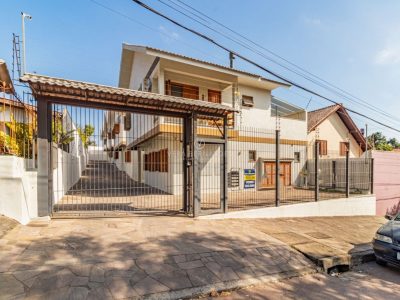 Casa em Condomínio à venda com 3 dormitórios, 190m² e 4 vagas no bairro Tristeza, Zona Sul de Porto Alegre