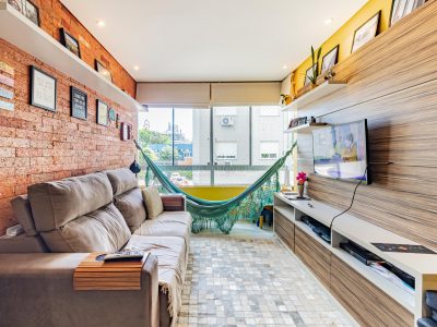 Apartamento à venda com 2 dormitórios, 57m² e 1 vaga no bairro Cavalhada, Zona Sul de Porto Alegre