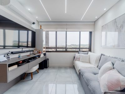 Apartamento à venda com 2 dormitórios, 68m² e 1 vaga no bairro Camaquã, Zona Sul de Porto Alegre