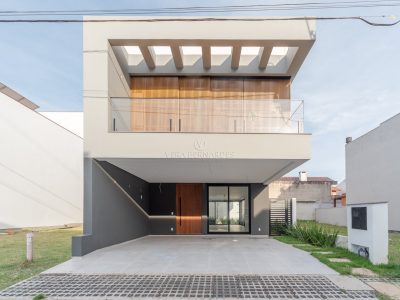 Casa em Condomínio à venda com 3 dormitórios, 220m² e 2 vagas no bairro Ipanema, Zona Sul de Porto Alegre