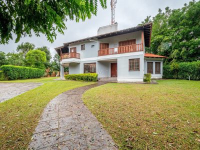 Casa à venda com 6 dormitórios, 450m² e 3 vagas no bairro Belém Velho, Zona Sul de Porto Alegre