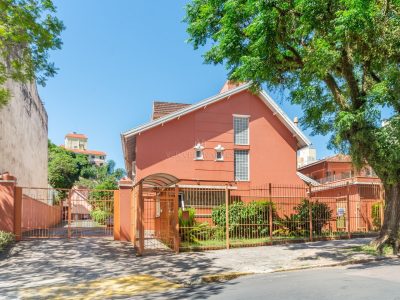 Casa em Condomínio à venda com 3 dormitórios, 113m² e 1 vaga no bairro Teresópolis, Zona Sul de Porto Alegre