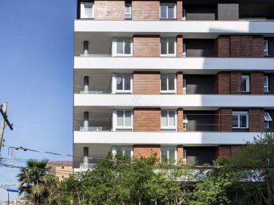 Duplex à venda com 3 dormitórios, 177m² e 3 vagas no bairro Menino Deus, Zona Sul de Porto Alegre