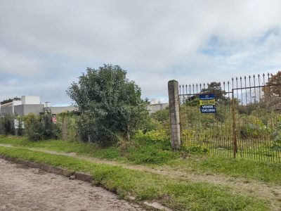 Terreno à venda com 2.425m² no bairro Guarujá, Zona Sul de Porto Alegre