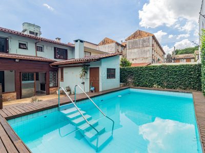 Casa à venda com 4 dormitórios, 195m² e 2 vagas no bairro Ipanema, Zona Sul de Porto Alegre