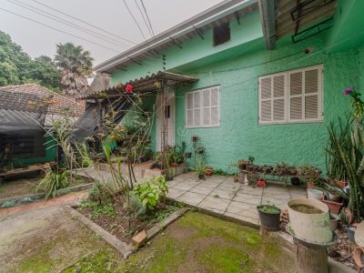 Casa à venda com 3 dormitórios, 161m² e 2 vagas no bairro Cristal, Zona Sul de Porto Alegre