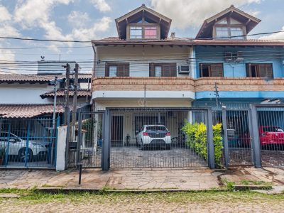 Casa à venda com 4 dormitórios, 200m² e 3 vagas no bairro Ipanema, Zona Sul de Porto Alegre