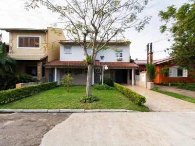 Casa em Condomínio à venda com 4 dormitórios, 208m² e 2 vagas no bairro Ipanema, Zona Sul de Porto Alegre