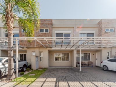 Casa em Condomínio à venda com 3 dormitórios, 155m² e 2 vagas no bairro Vila Nova, Zona Sul de Porto Alegre