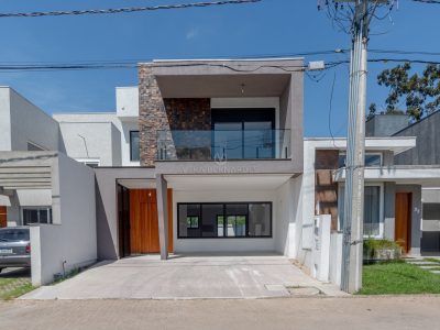 Casa em Condomínio à venda com 3 dormitórios, 177m² e 2 vagas no bairro Ipanema, Zona Sul de Porto Alegre