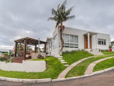 Casa em Condomínio à venda com 5 dormitórios, 433m² e 4 vagas no bairro Nonoai, Zona Sul de Porto Alegre