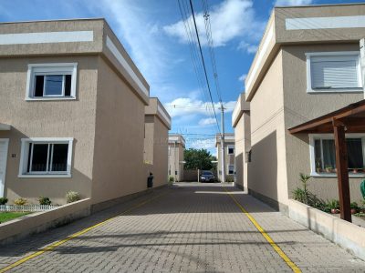 Casa em Condomínio à venda com 2 dormitórios, 55m² e 1 vaga no bairro Ponta Grossa, Zona Sul de Porto Alegre