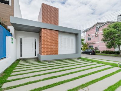 Casa Térrea à venda com 3 dormitórios, 99m² e 2 vagas no bairro Lagos de Nova Ipanema, Zona Sul de Porto Alegre