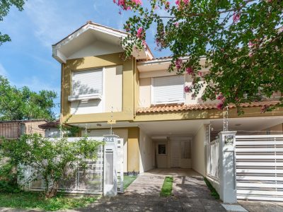 Casa à venda com 3 dormitórios, 132m² e 2 vagas no bairro Nonoai, Zona Sul de Porto Alegre