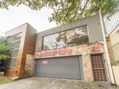 Casa comercial à venda, 435m² e 8 vagas no bairro Tristeza, Zona Sul de Porto Alegre