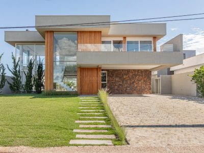 Casa em Condomínio à venda com 3 dormitórios, 380m² e 4 vagas no bairro Terra Ville, Zona Sul de Porto Alegre